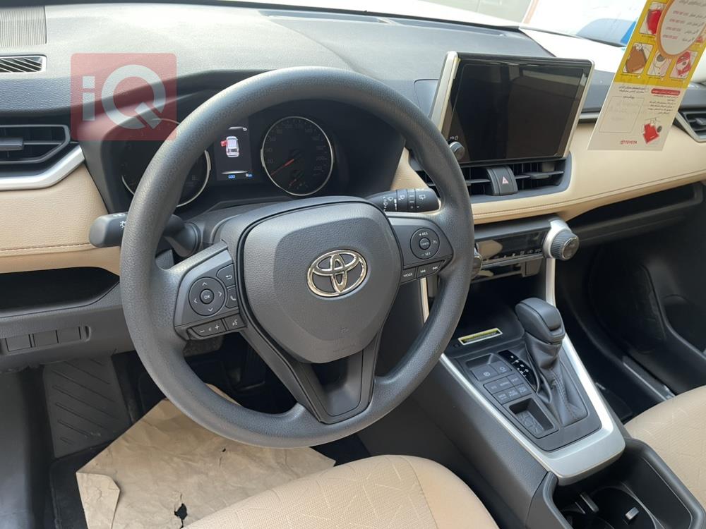 تۆیۆتا ڕاڤ 4